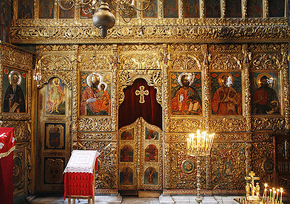 altar in iconostas